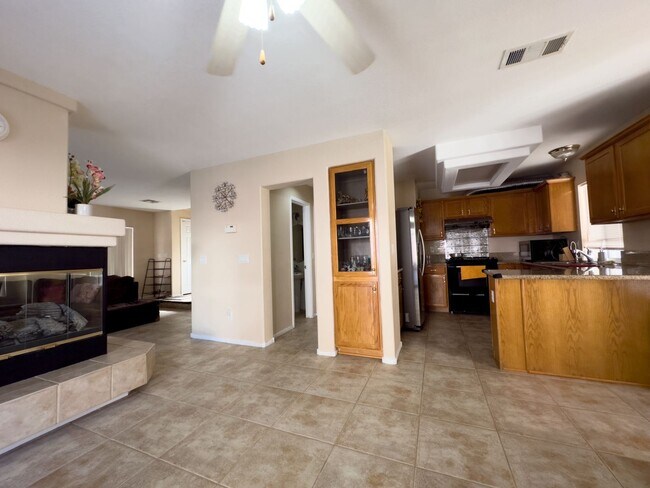 Building Photo - Beautifully Maintained Home Near Schools &...