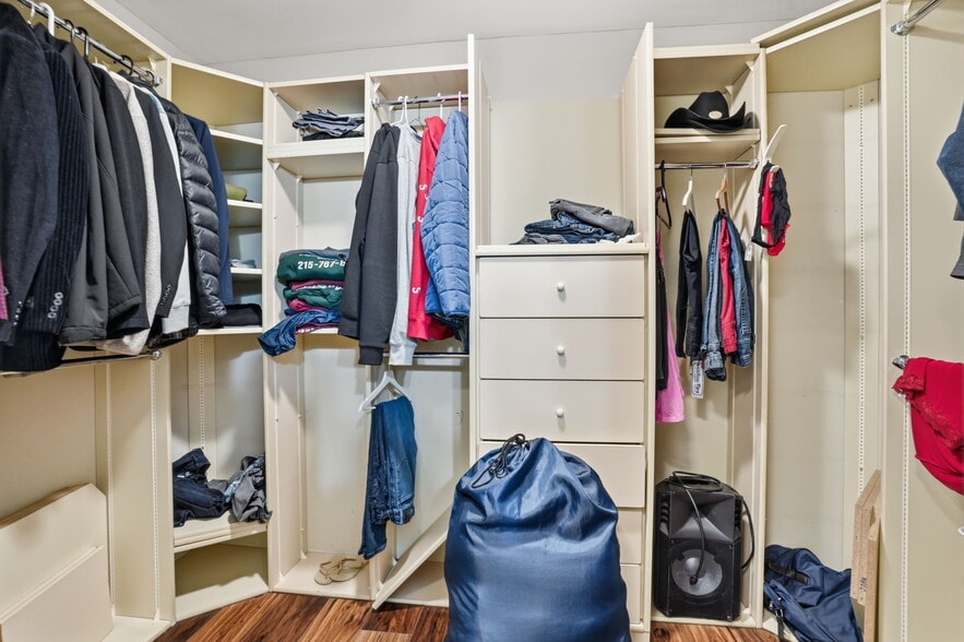 Building Photo - 244 Mathers Rd