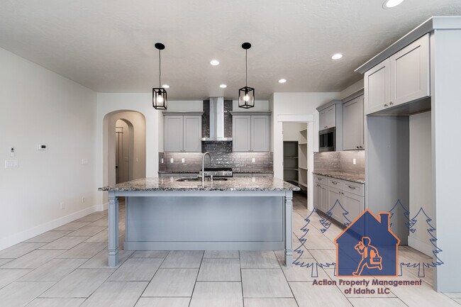 Building Photo - 2539 Bottle Brush Ave