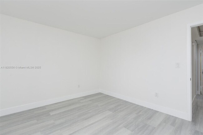 Building Photo - 3600 NE 170th St