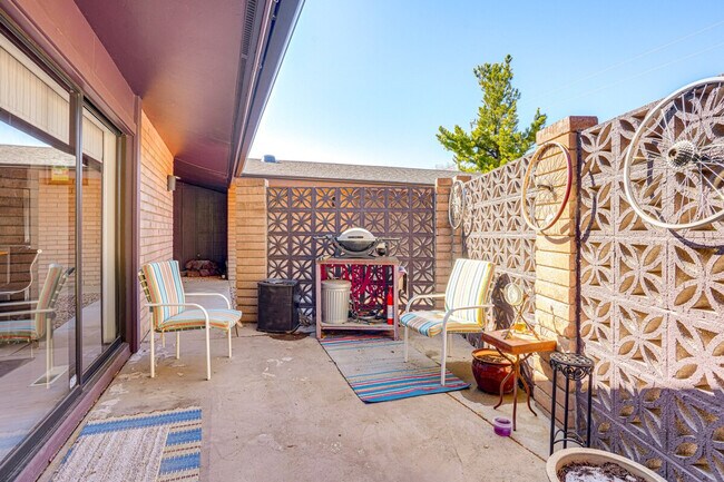 Building Photo - 21 Walking Diamond Dr