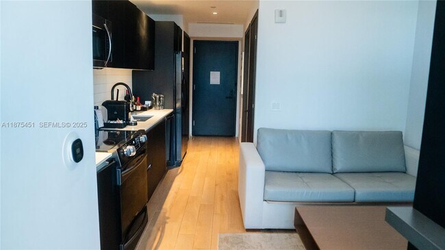 Building Photo - 398 NE 5th St