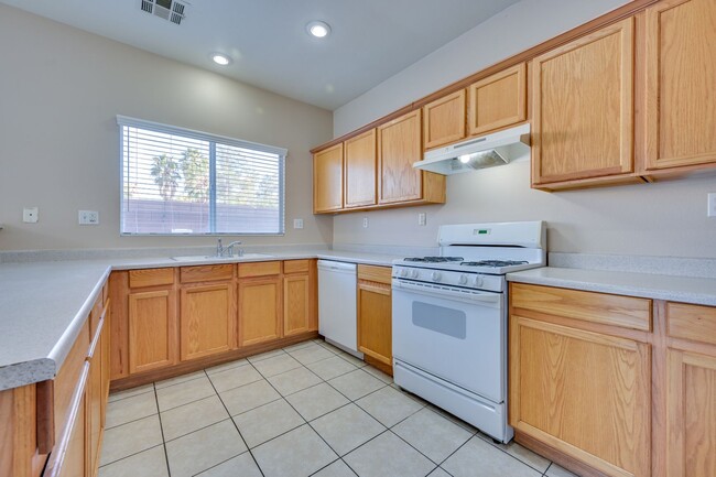 Building Photo - NW!! POOL!!!! GATED!!! Com. Park!!! Low Maintenance desert landscape front Yard. New Carpet!! Ups...