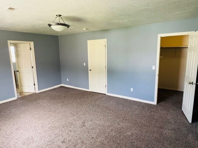 Building Photo - 706 S 1690 W