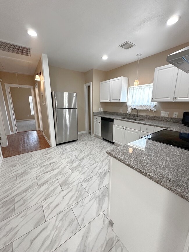 Building Photo - 4146 Brinkley St