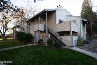 Building Photo - 2127 Roundhouse Rd