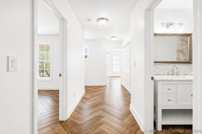 Building Photo - 350 SW 8th St
