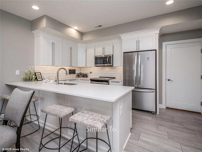 Building Photo - 2338 SE Sydney Ln