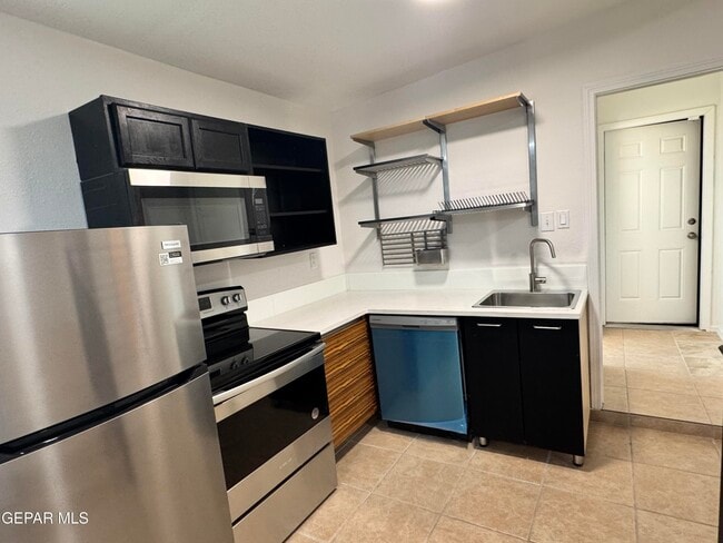 Building Photo - 6209 Airport Rd