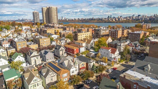 Building Photo - 124 73rd St