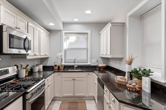 Building Photo - 229 S Wolfe St