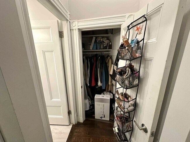 Building Photo - 112 Pinckney St