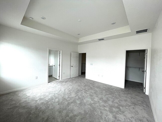 Building Photo - 1248 Stockwell Ave