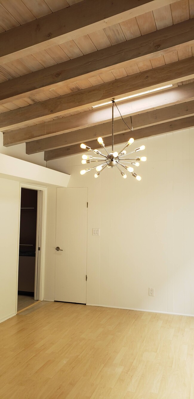 High ceiling with modern light fixture - 11620 Dunstan Way