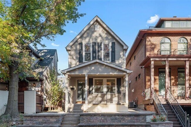 Building Photo - 715 Filbert St