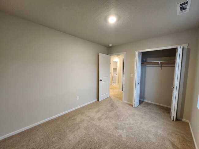 Building Photo - Brand New Construction! Beautiful 4 bedroo...