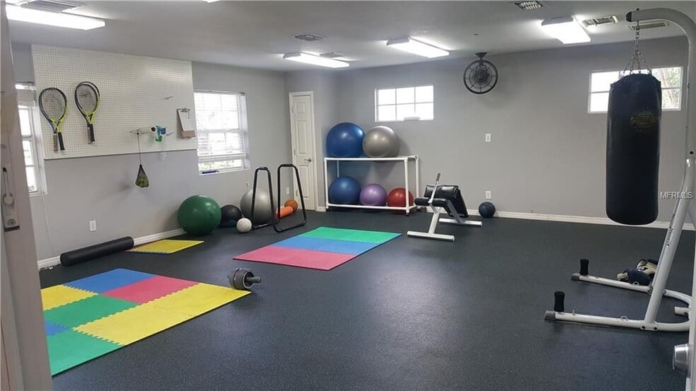 Building Photo - 5132 Beach Dr