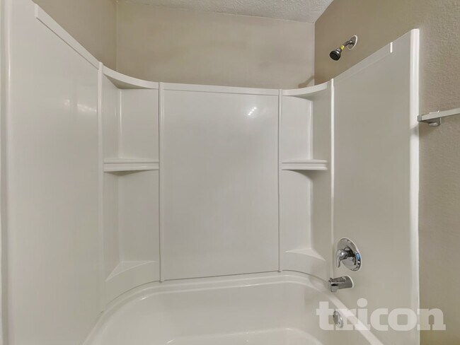 Building Photo - 1532 Wallace Manor Ave