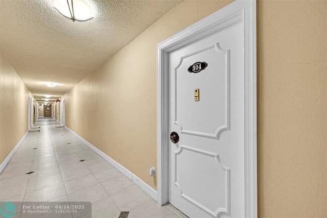 Building Photo - 1401 S Ocean Dr