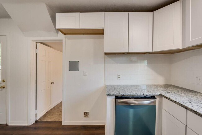 Building Photo - 3415 Crites St