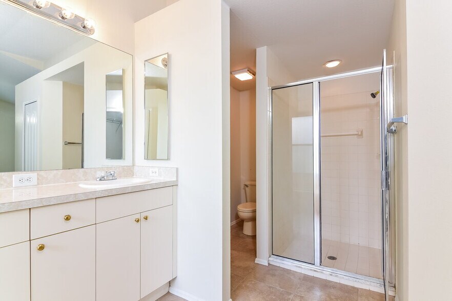 Building Photo - 4904 Ridgemoor Cir