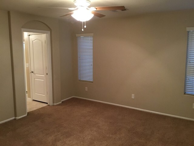 Building Photo - 110 W Diamond Trl