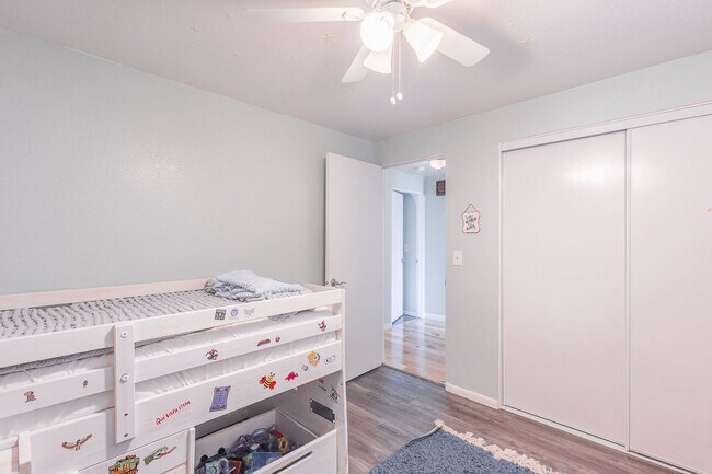 Building Photo - Central Single Family Home