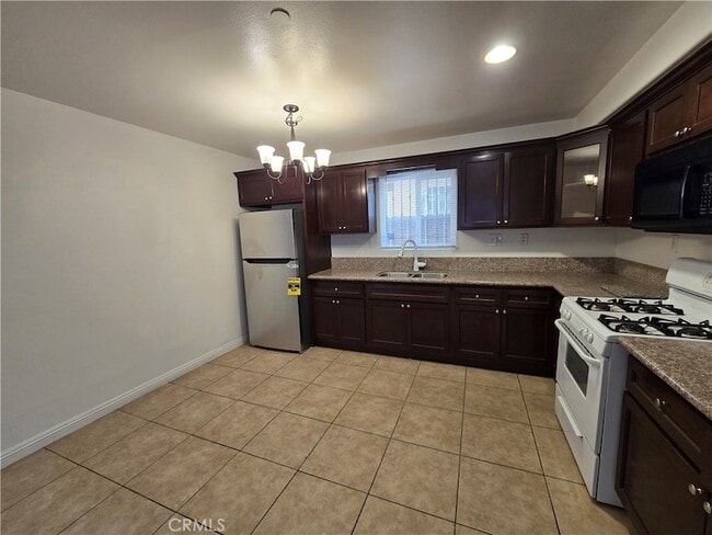 Building Photo - 10218 San Pedro St