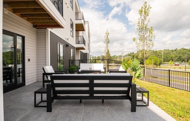 Building Photo - 203 Lowell St