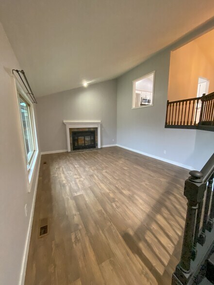 Building Photo - 925 Manzanal St NE