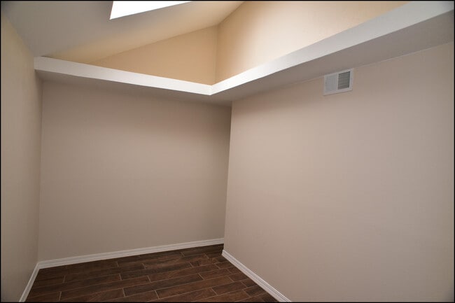 Building Photo - 7229 Canyon Run Dr
