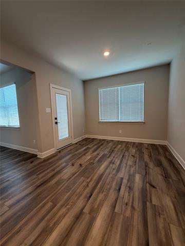 Building Photo - 925 Emerson Dr