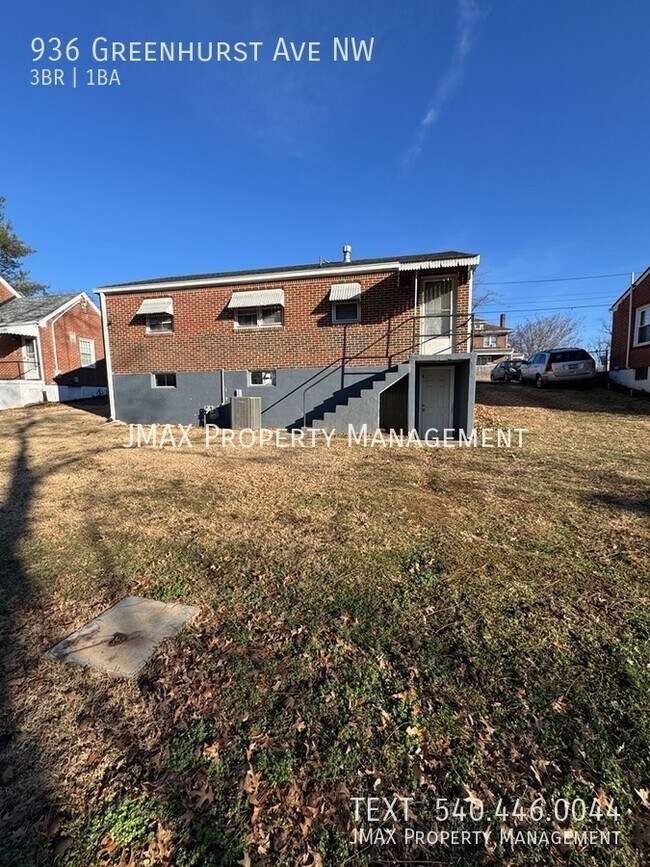 Building Photo - 936 Greenhurst Ave NW