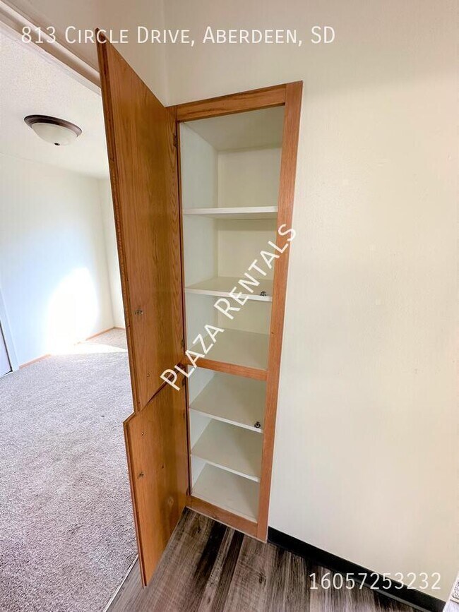 Building Photo - 2120 3rd Ave SE