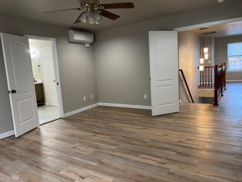 Building Photo - 12 Lake Louise Dr SW