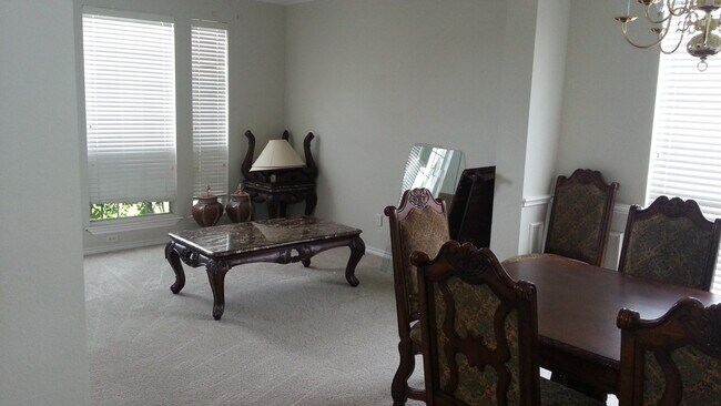Building Photo - 1205 Carina Dr