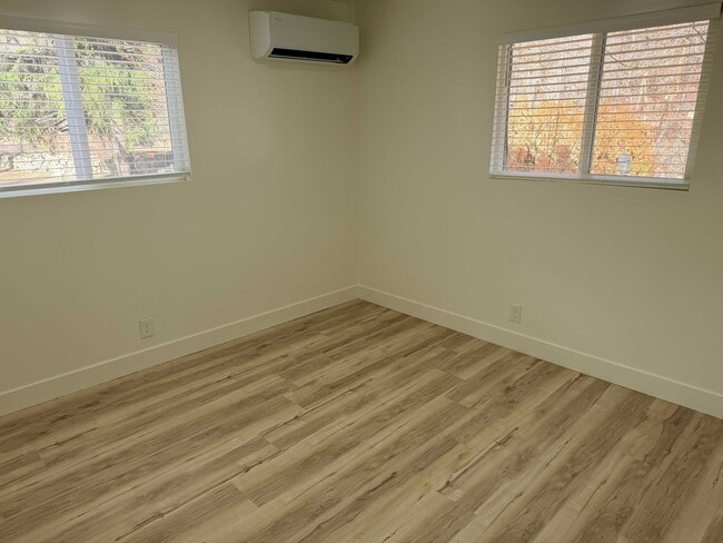 Building Photo - 208 Ogden Canyon Rd