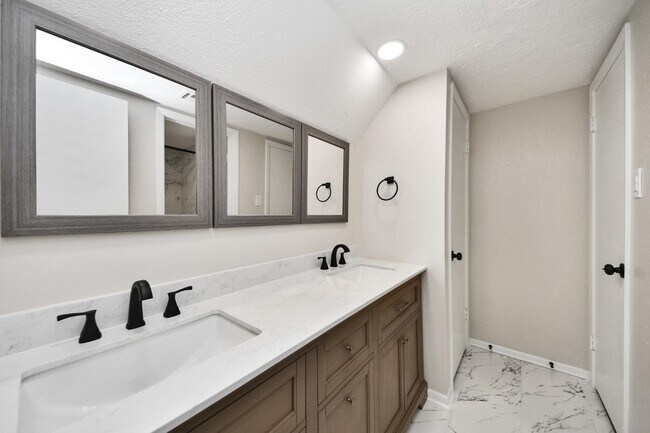 Building Photo - 3510 Willie Way