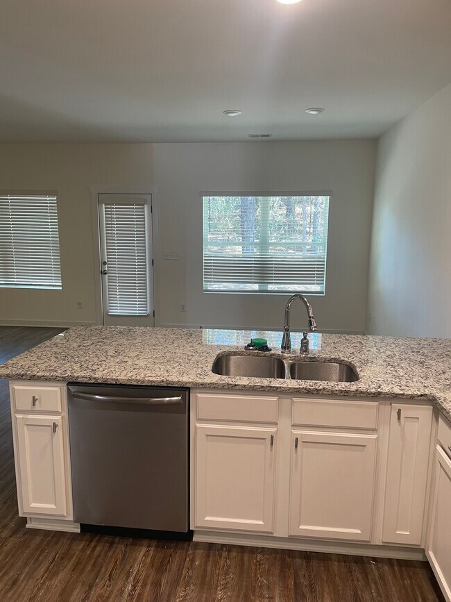 Building Photo - 3459 Misty Hollow Dr