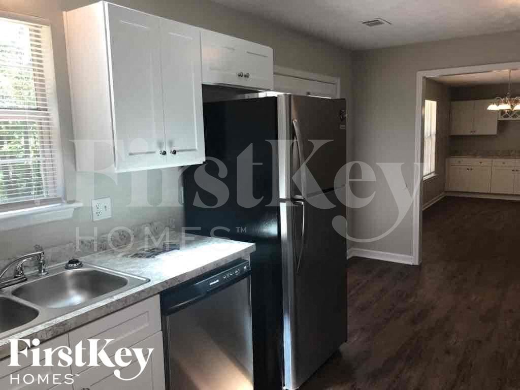 Building Photo - 20 Mildred Ln