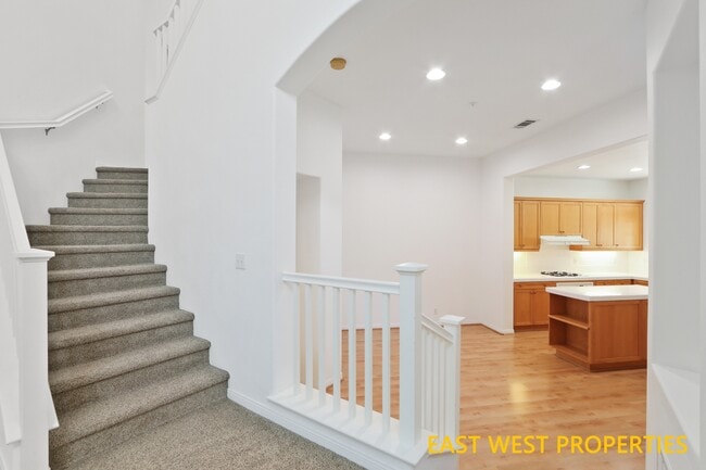 Building Photo - 42 Burlingame