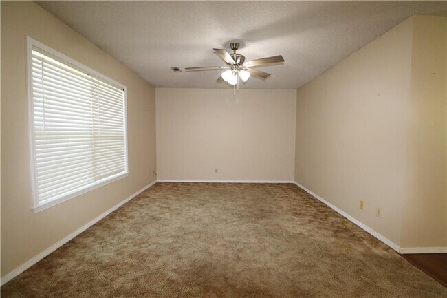 Building Photo - 3675 Mayes Ave