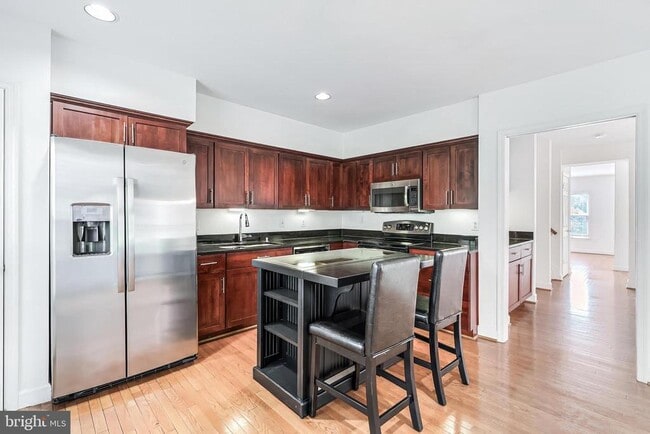 Building Photo - 1443 Hampton Hill Cir