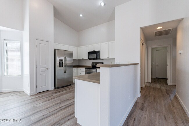 Building Photo - 24866 W Huntington Dr