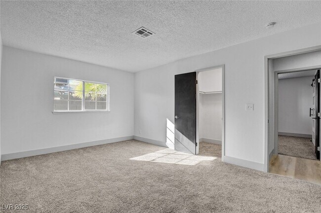 Building Photo - 4012 N Mira Ln