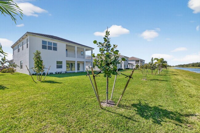 Building Photo - 15120 Wildwood Cir