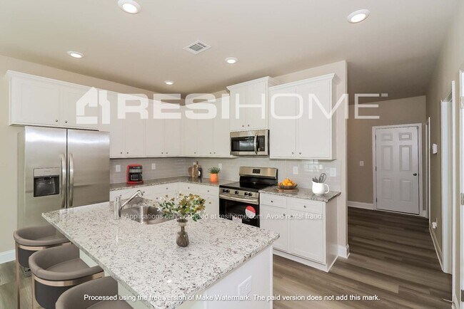 Building Photo - 84 Rockaway Dr N