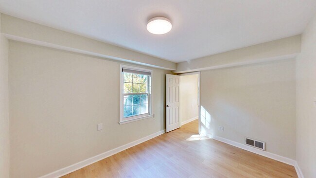 Building Photo - 2844 Goneaway Rd