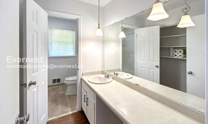 Building Photo - 5151 Vivid Dr SW