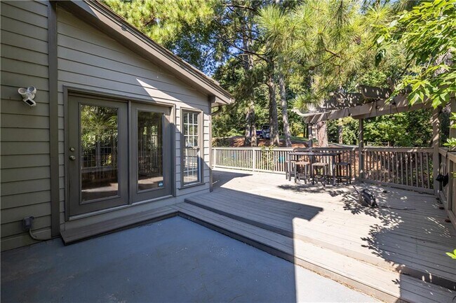 Building Photo - 2690 Camden Glen Ct